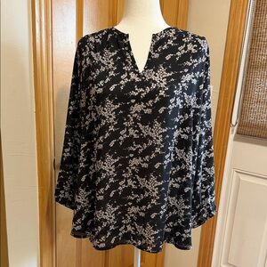 Monday Fun Woman's 1X Black & White 3/4 Sleeve shirt